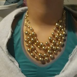 Elegant gold necklace